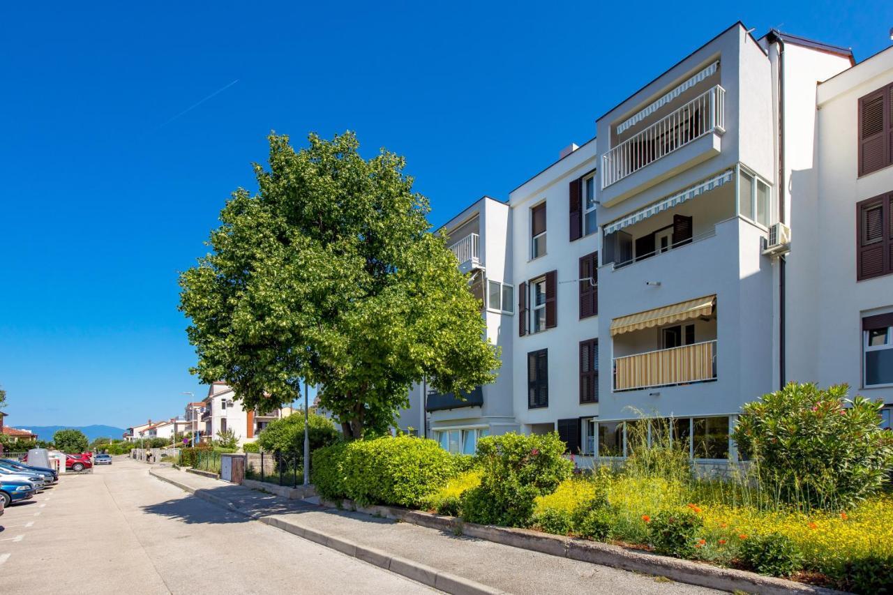 Apartment Kvarner View Кострена Экстерьер фото